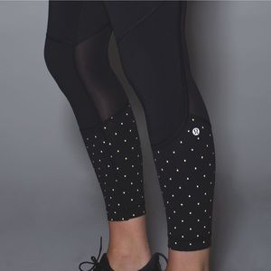 RARE Lululemon Pedal to the Medal Black and Gold Diamonds Leggings Sz 6